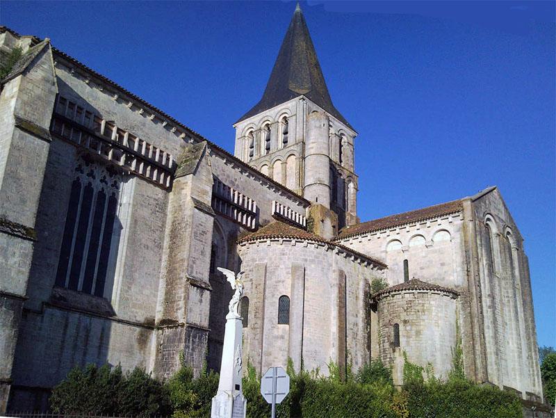 eglise_de_st_amant-de-boixe