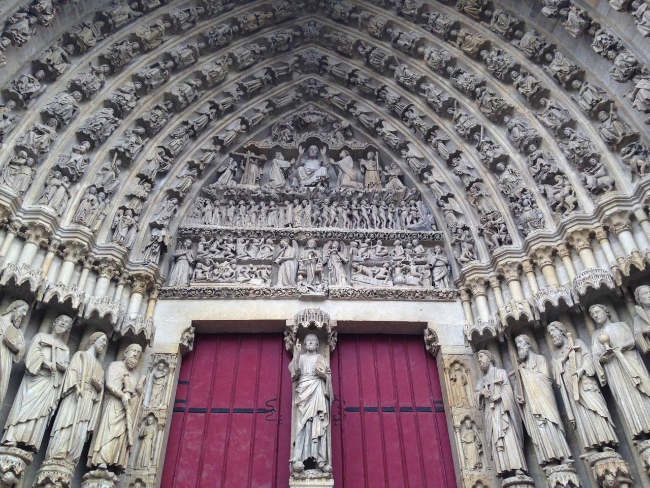 Porche de la cathédrale