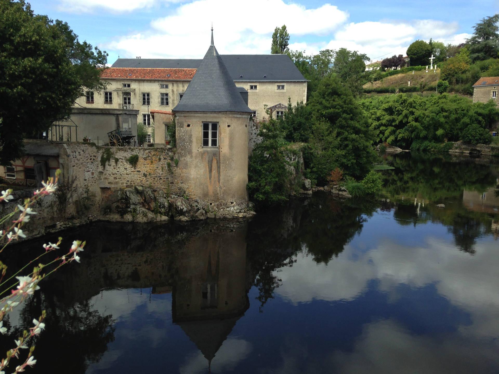 L'Isle
            Jourdain