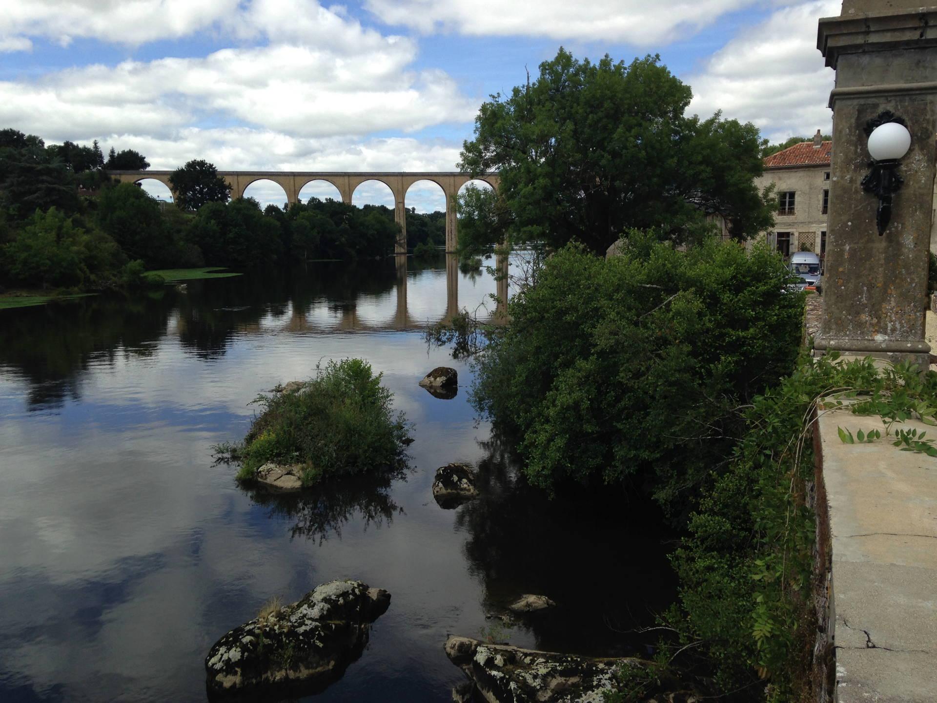 L'Isle
            Jourdain