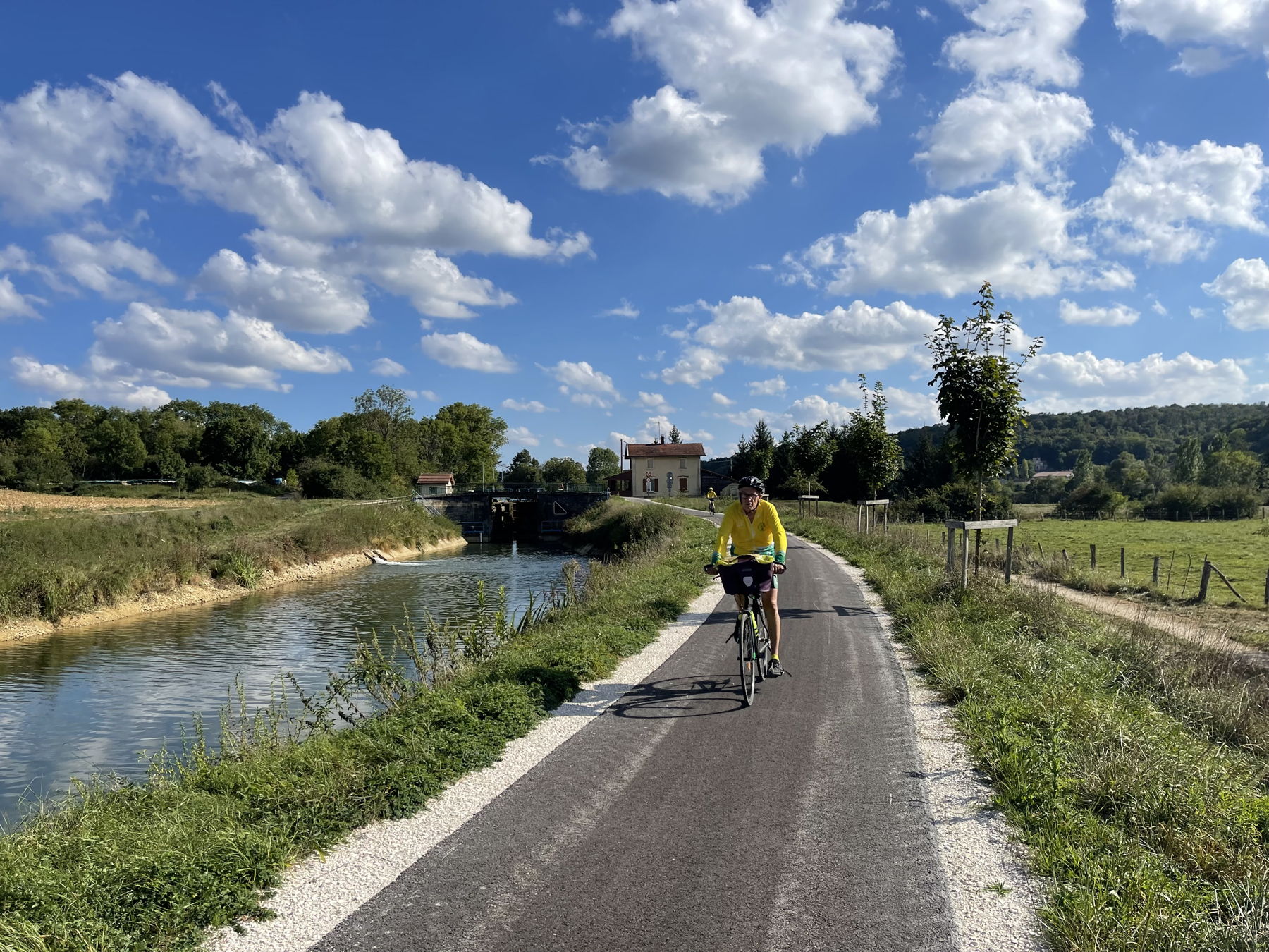 Le long de
                la Marne