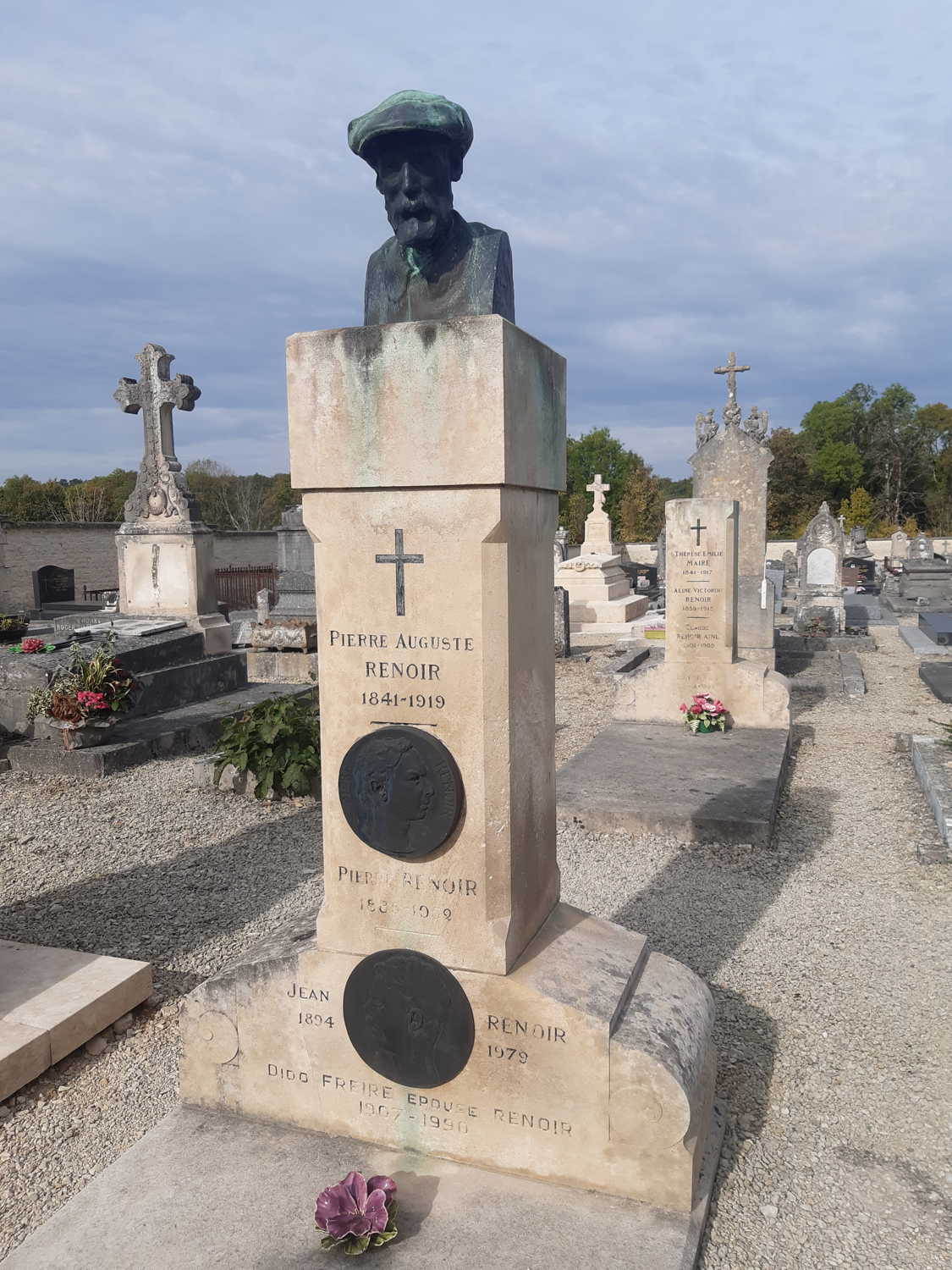 La tombe des Renoir, cimetière d’Essoyes