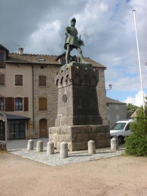 Statue de Duguesclin
