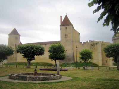 chateau_de_blandy_les_tours