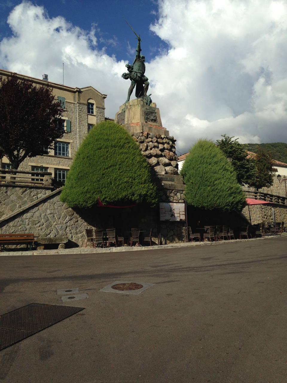 Statue du héros Corse Sanpiero